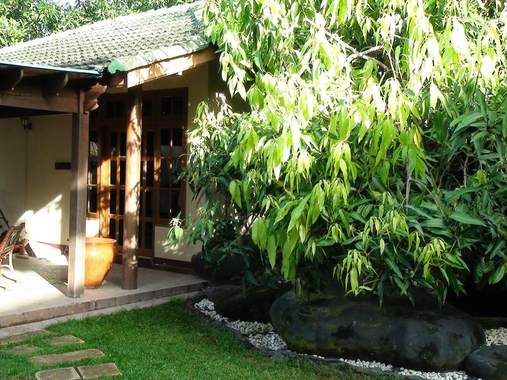 Villa Yukie Senggigi Montongbuwoh Habitación foto