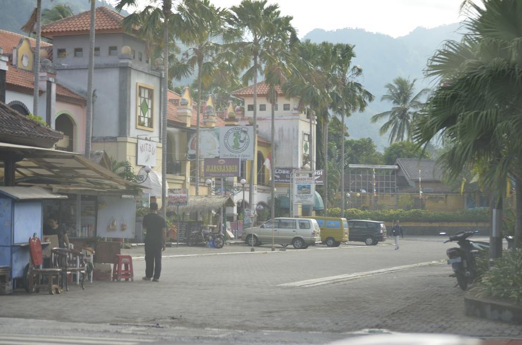 Villa Yukie Senggigi Montongbuwoh Exterior foto