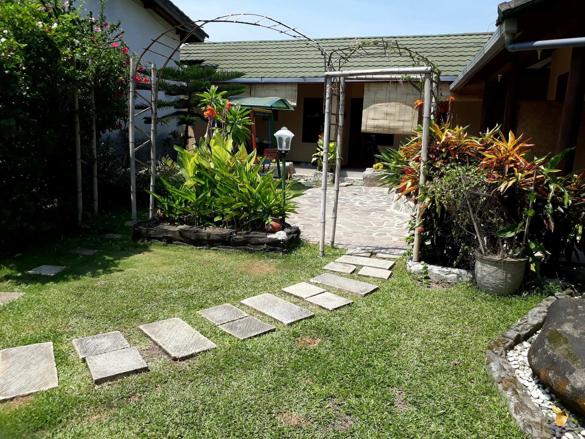 Villa Yukie Senggigi Montongbuwoh Exterior foto