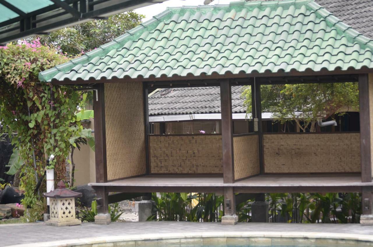 Villa Yukie Senggigi Montongbuwoh Exterior foto